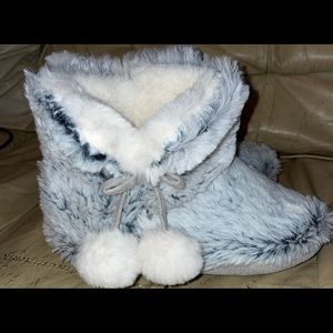 Simply Styled girls furry Pom Pom boots L(2/3)!